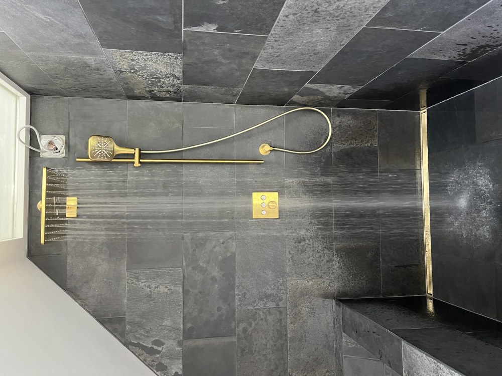 Refferencer Bad 1 1000X750